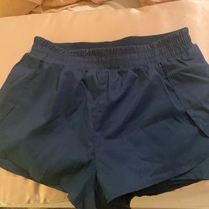 Globe shorts !